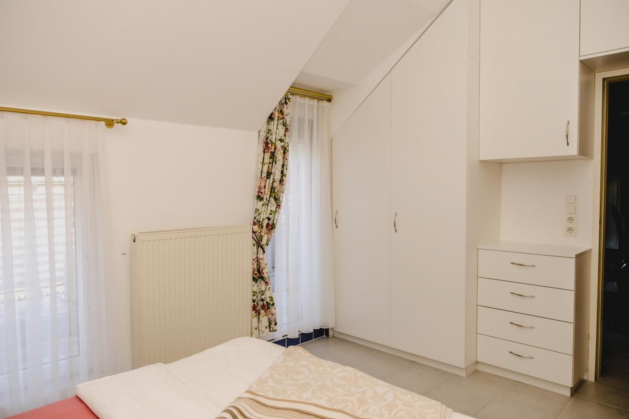 Terrace Apartment Near Volksoper And City Centre Wien Exteriör bild
